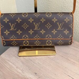 Louis Vuitton Monogram GM Twin Pouchette
